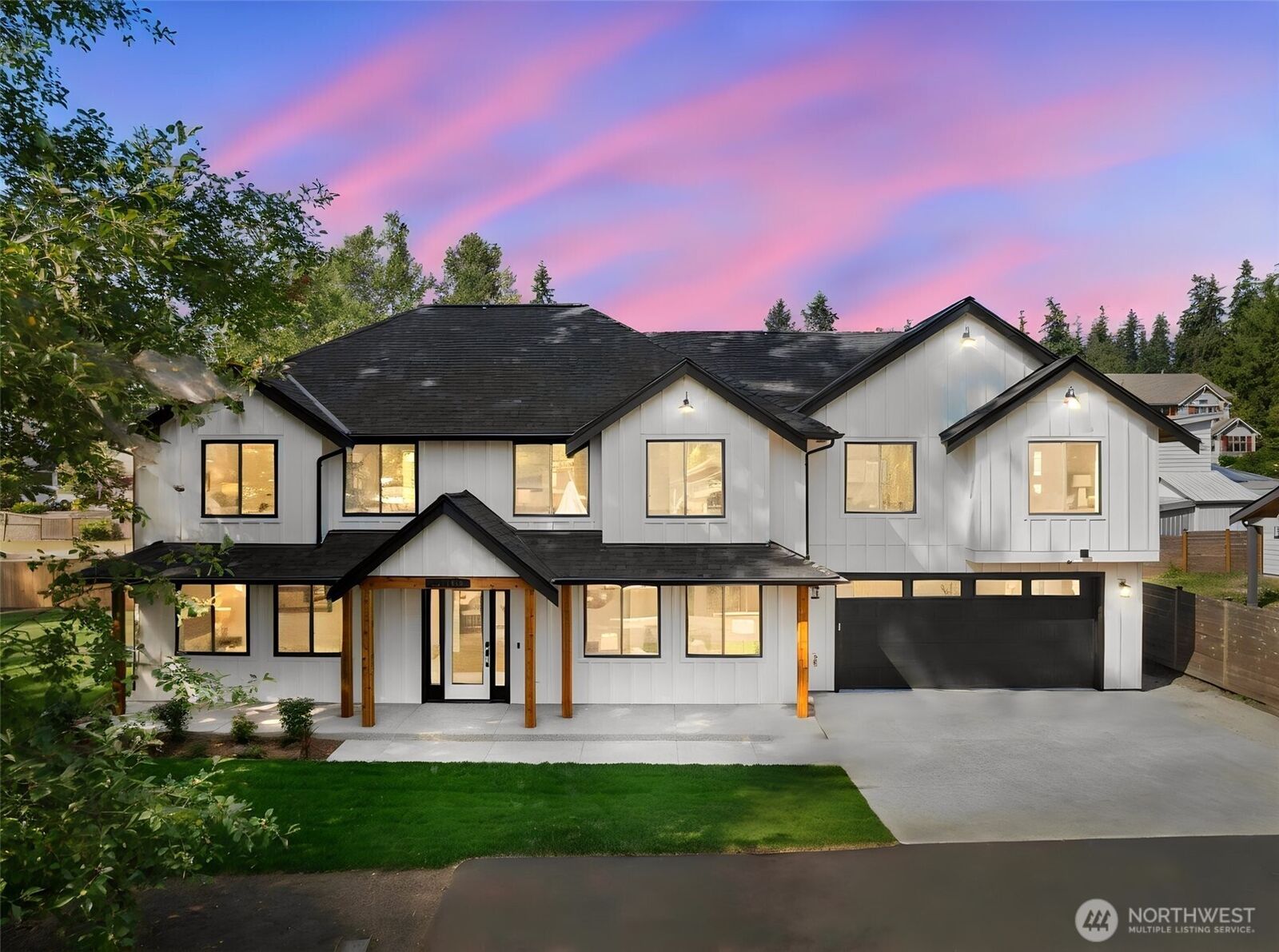 Property Photo:  20101  75th Avenue NE  WA 98028 