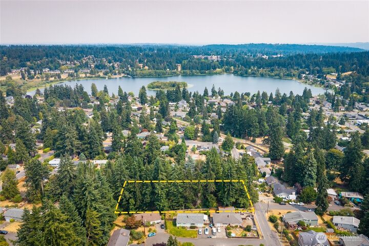 Property Photo: 7915 240th Street SW WA 98026