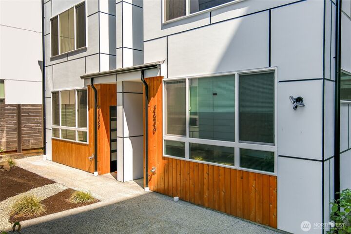 Property Photo:  4540  40th Avenue SW  WA 98116 