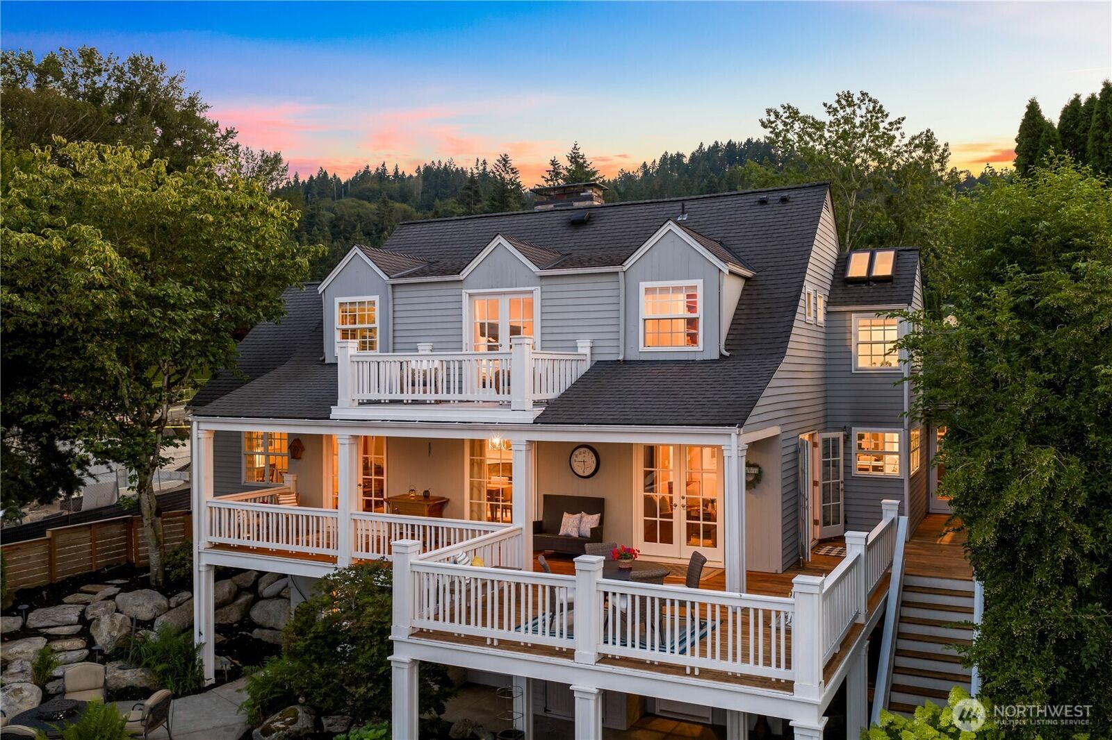 Property Photo:  4814  194th Avenue SE  WA 98027 