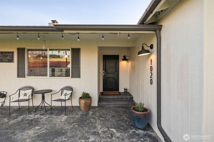 Property Photo:  1020 S Van Sickle  WA 98802 