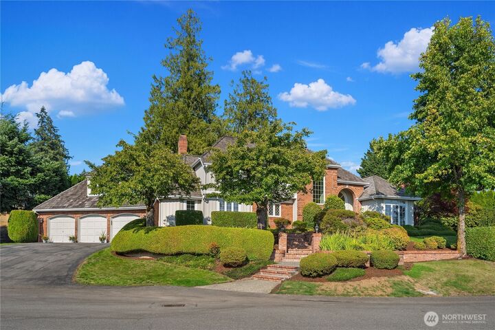 Property Photo: 23214 SE 47th Way WA 98075