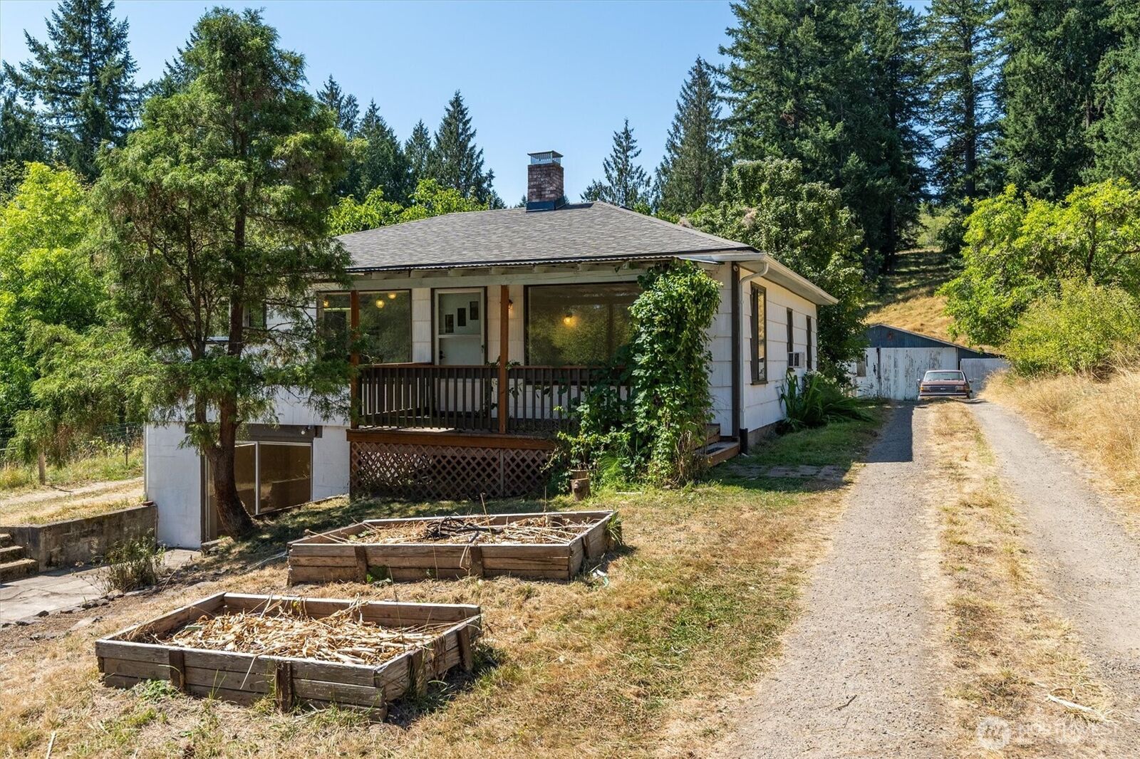 Property Photo:  205 N Maple Hill Road  WA 98626 