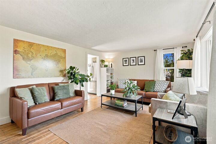 Property Photo:  512  Bronson Place NE  WA 98056 