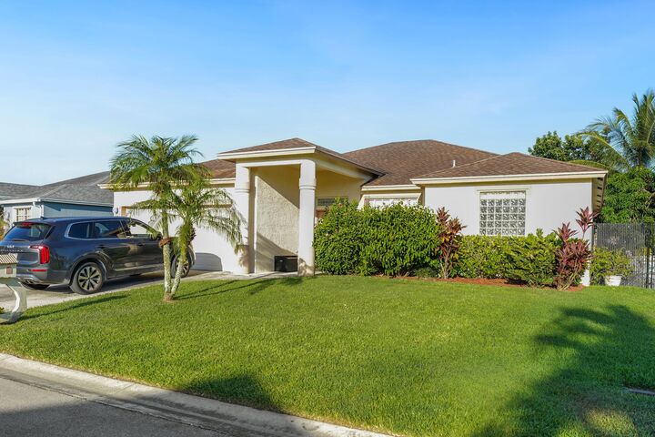 Property Photo:  1338 Cape May Lane  FL 33413 