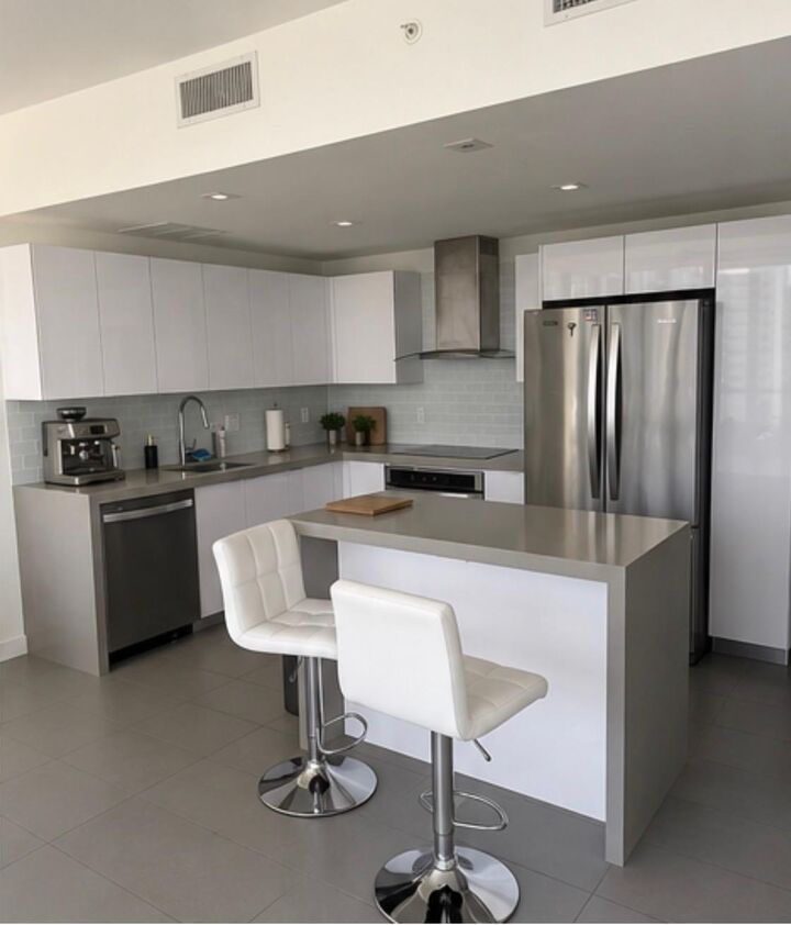 Property Photo:  1600 NE 1st Avenue 2810  FL 33132 