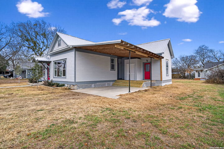 Property Photo: 1612 Saint Peter St TX 78629
