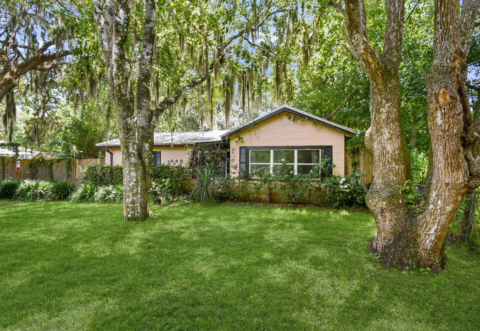Property Photo:  349 Abbey Ave  FL 32084 