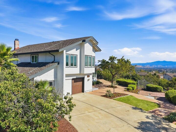 Property Photo: 1237 Renraw Drive CA 95127