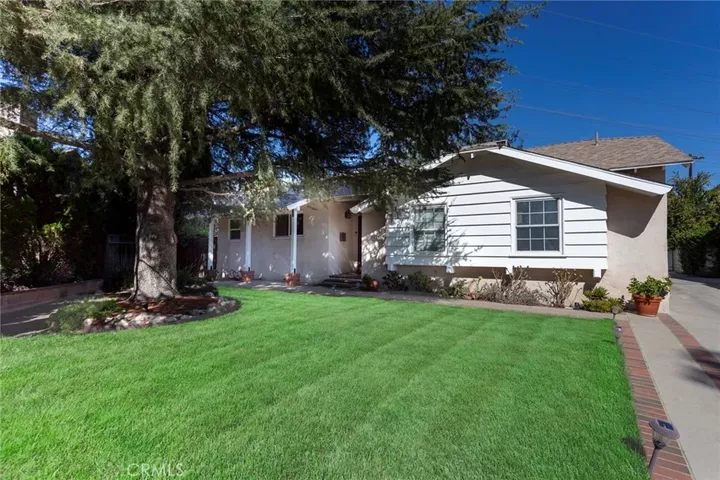 Property Photo:  9433 Geyser Avenue  CA 91324 