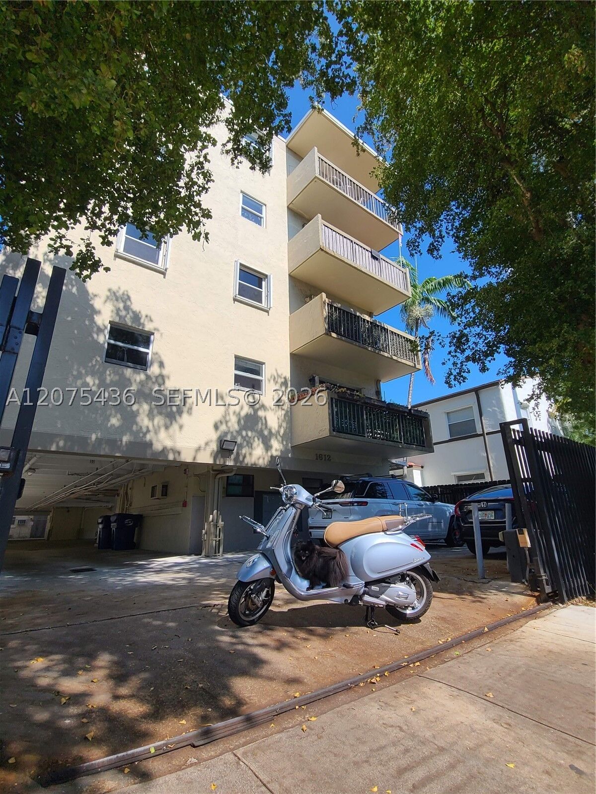 Property Photo:  1612 Jefferson Ave 303  FL 33139 