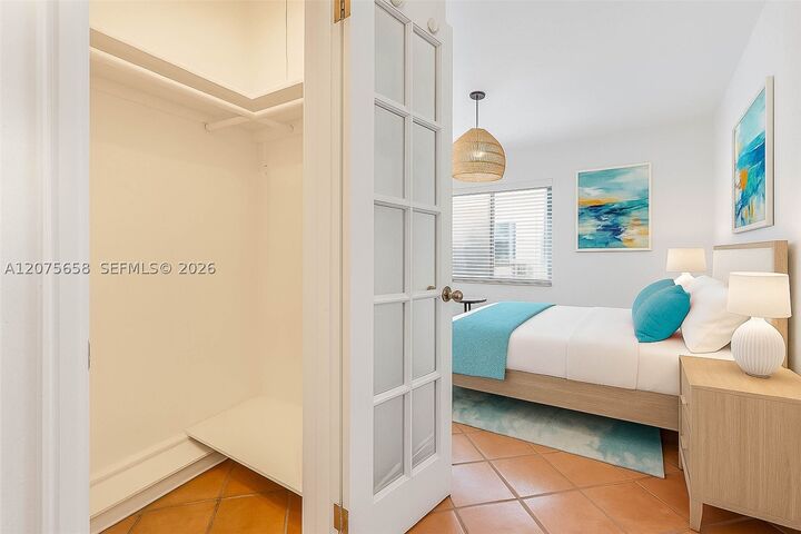 Property Photo:  255 W 24th St 208  FL 33140 
