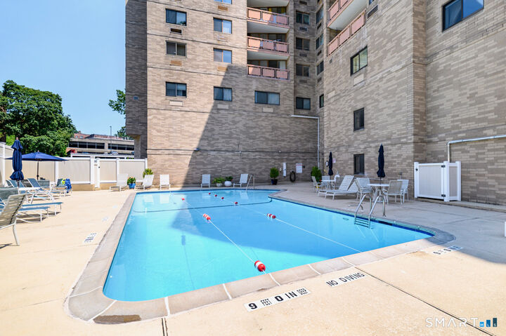Property Photo:  143 Hoyt Street 7F/7G  CT 06905 