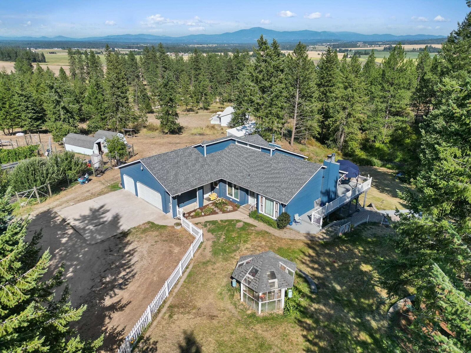 Property Photo:  5418 S Wallbridge Rd  WA 99006 
