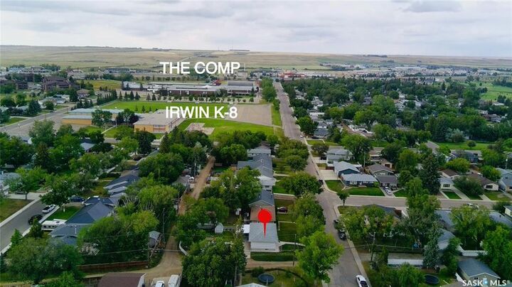 Property Photo: 810 11th Avenue NE SK S9H 2V4