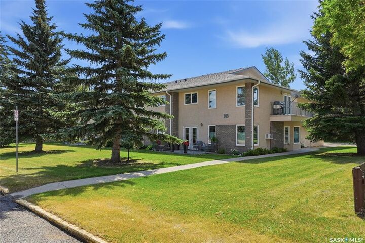 Property Photo: 105 6th Avenue E #2 SK S0K 4T0