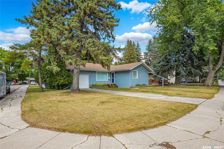 Property Photo:  301 Cascade Street  SK S7J 0M4 