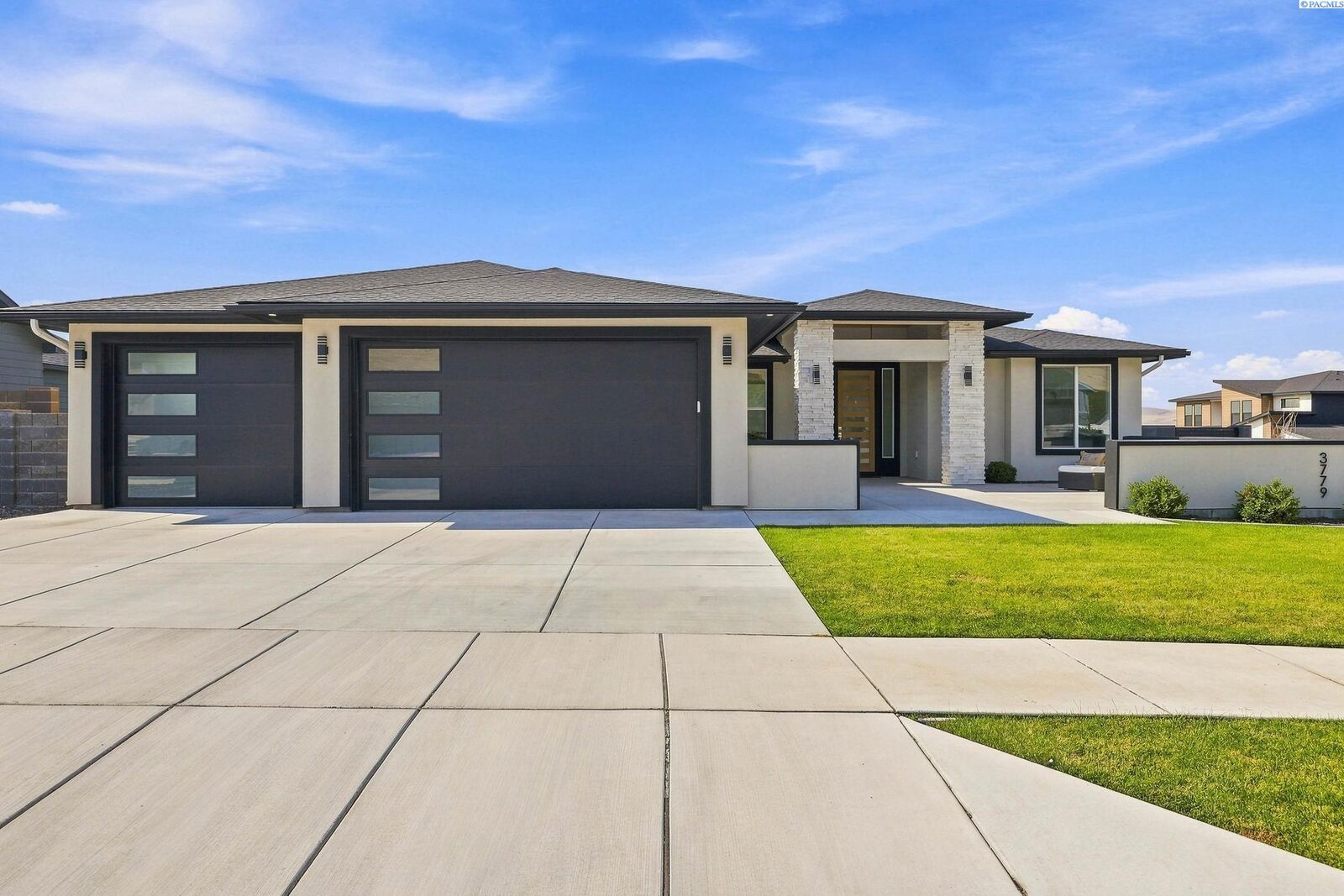 Property Photo: 3779 Highview Street WA 99354