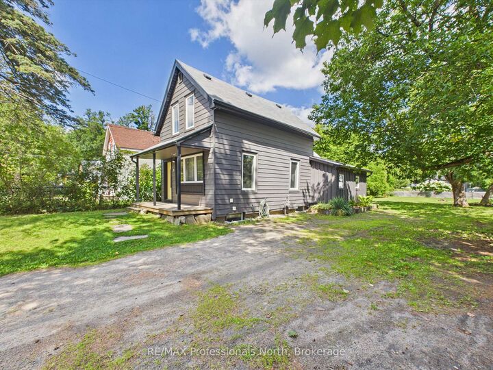 Property Photo: 3 Spadina Avenue ON P1L 1C7