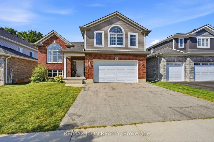 146 Jacob Street W — photo 1