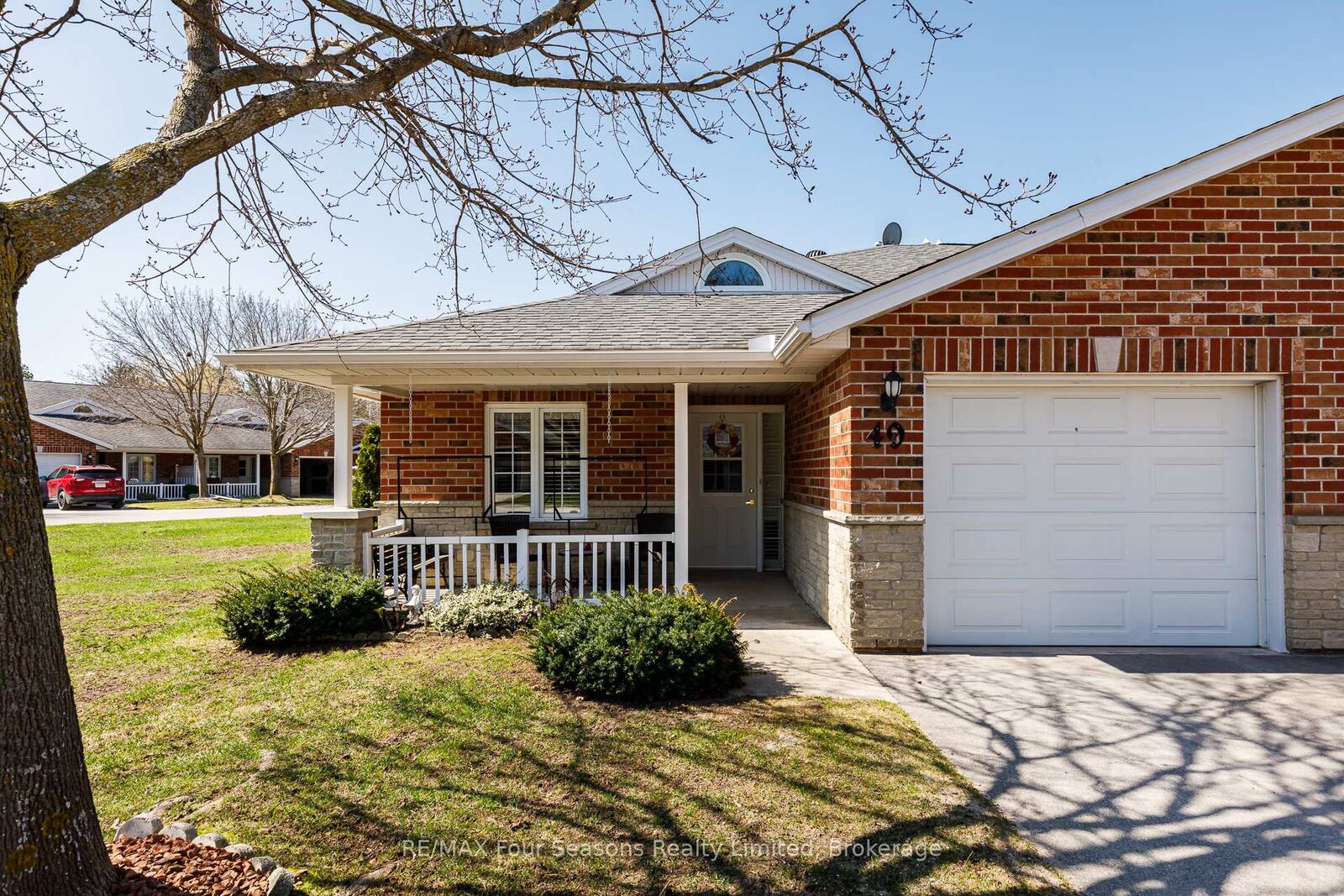 Property Photo:  275 Huron Street 49  ON L0M 1S0 
