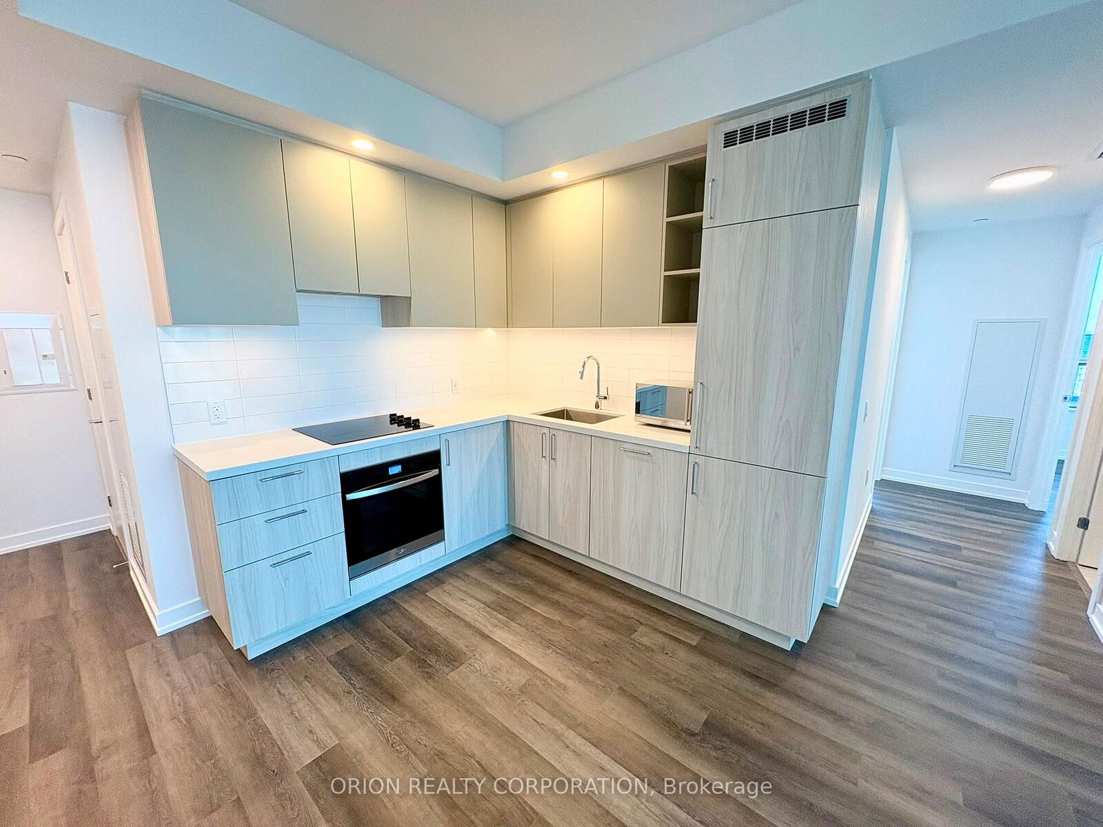 Property Photo:  21 Meadowdale Road 1105  ON L4K 0H6 