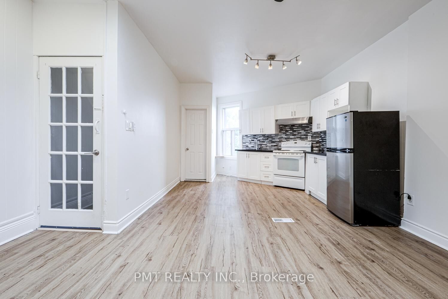 Property Photo:  2045 Davenport Road Upper  ON M6N 1C5 