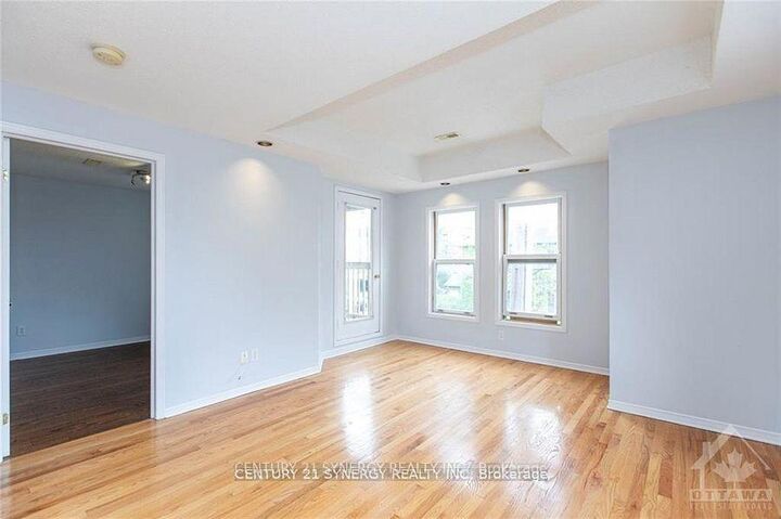 Property Photo:  450 Maclaren Street 11  ON K1R 5K6 
