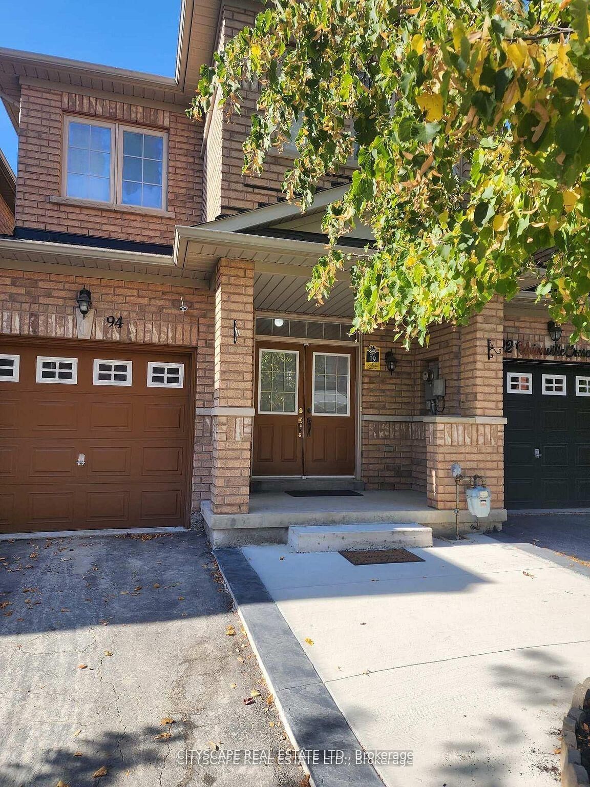 Property Photo: 94 Unionville Crescent ON L6P 2Z4