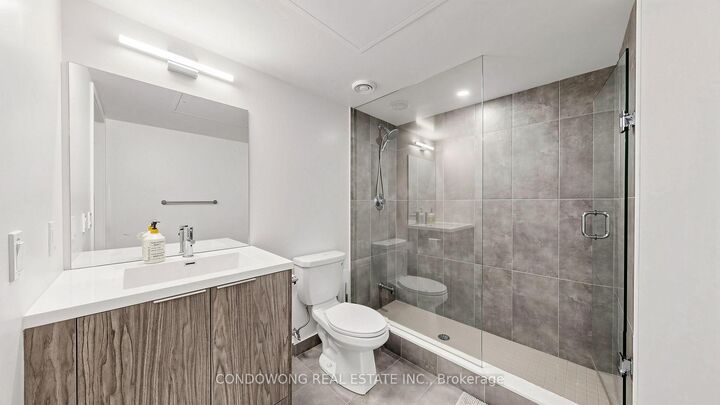 Property Photo: 60 Shuter Street 616 ON M5B 0B7