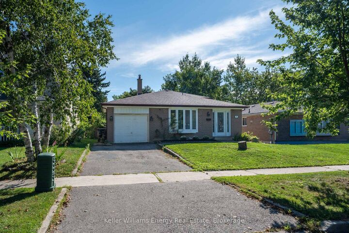 Property Photo:  162 Merkley Square  ON M1G 2Y8 
