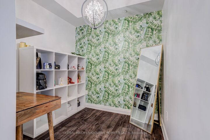 Property Photo:  35 Southshore Crescent #106  ON L8E 0J2 