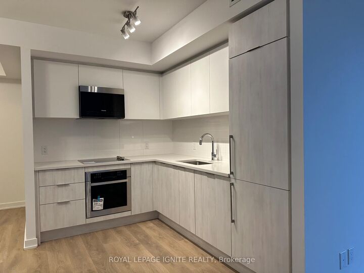 Property Photo:  2033 Kennedy Road 3002  ON M1T 0B9 