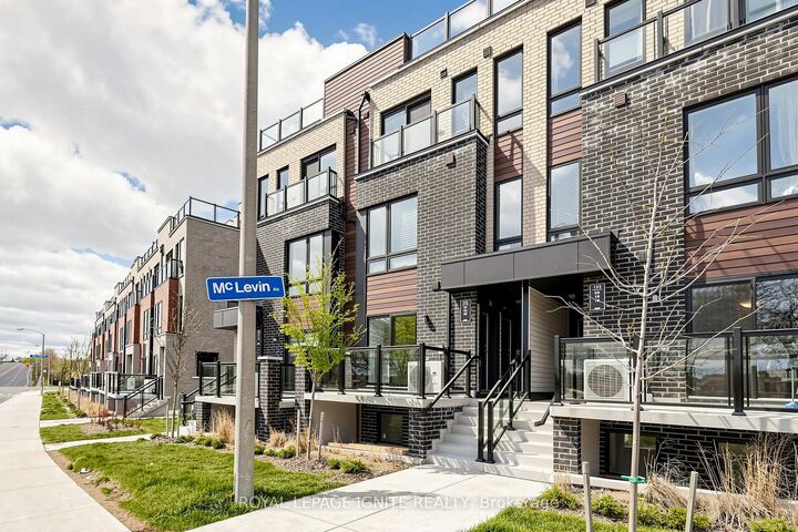 Property Photo: 155 Tapscott Road 22 ON M1B 0E8
