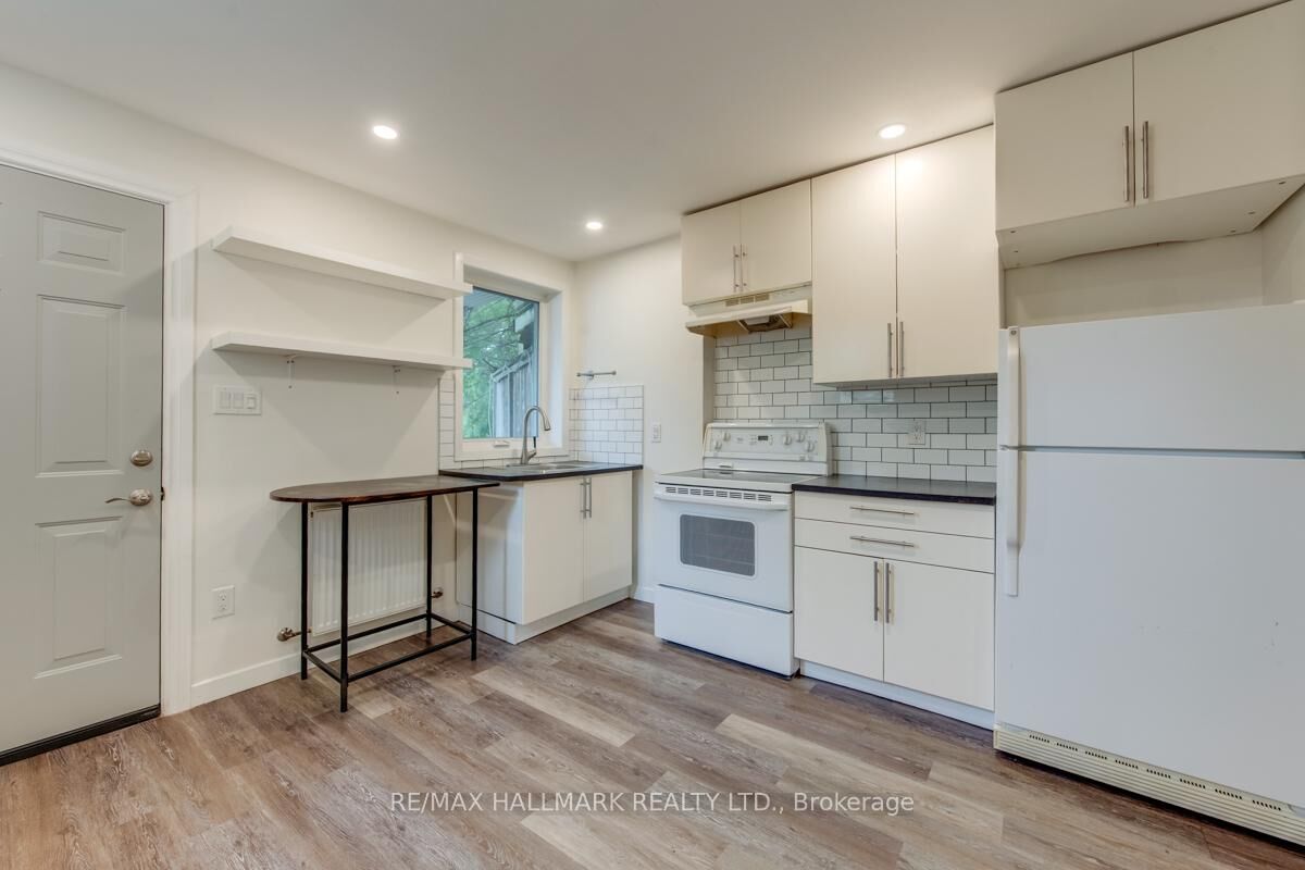 Photo de la propriété: 233 Kingston Road Main ON M4L 1T5