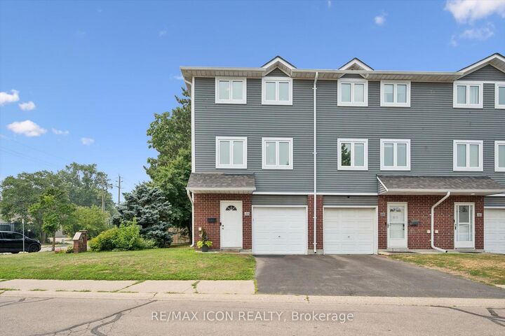 Photo de la propriété:  38 Harris Avenue A  ON N3R 2E9 