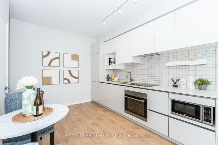 Property Photo: 950 Portage Parkway 3111 ON L4K 0J7