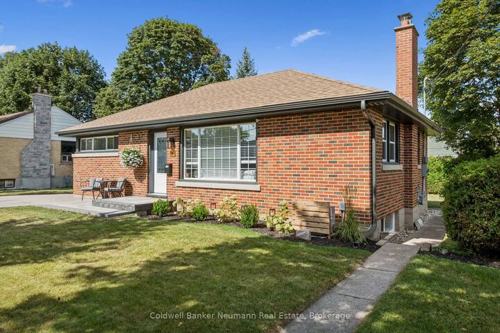 11 Western Avenue — photo 1