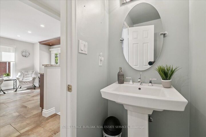 Property Photo: 44 Sunvale Place ON L8E 4Z7