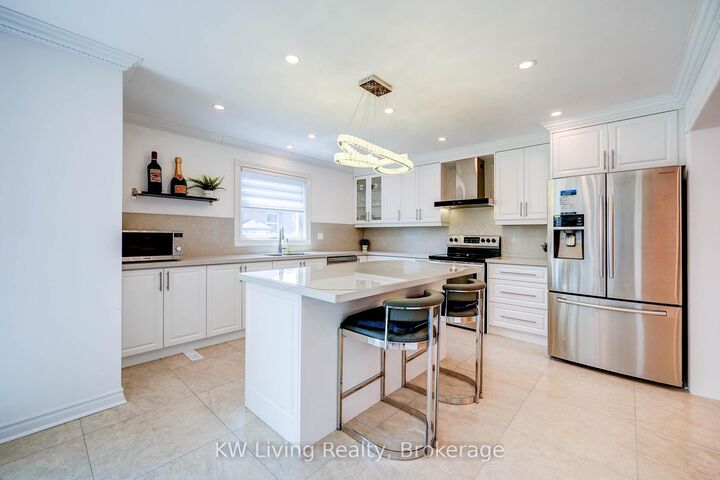 48 Brookshill Crescent — photo 1