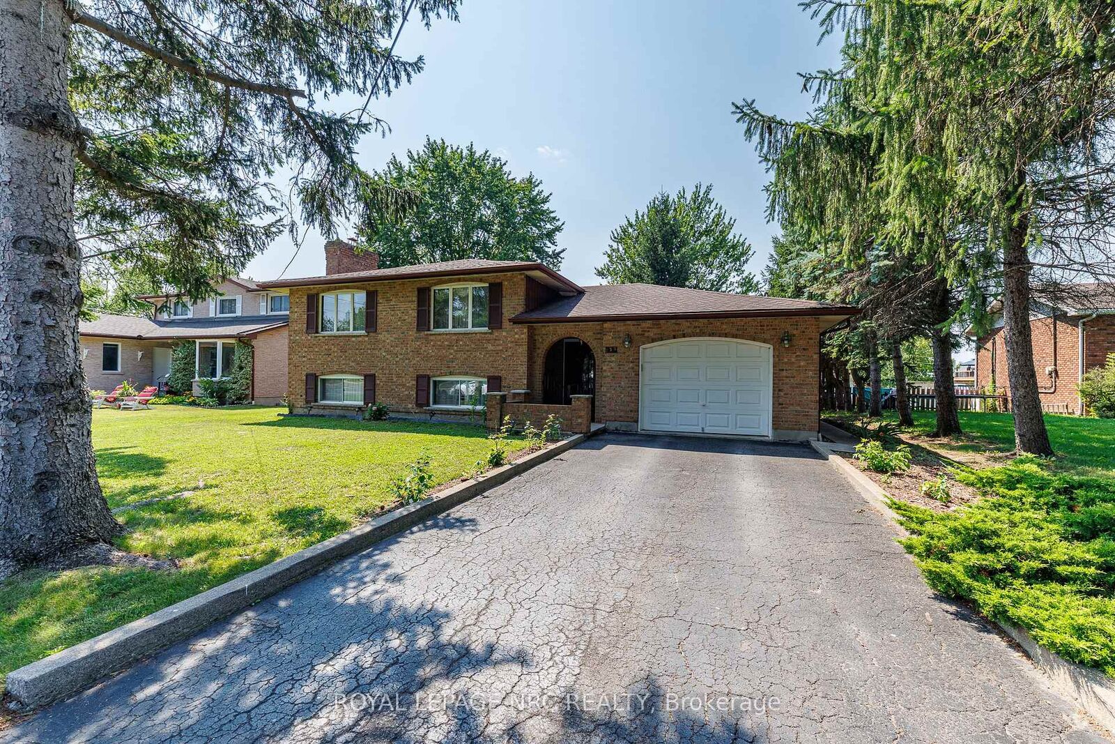 Property Photo: 233 West Side Road ON L3K 5L1