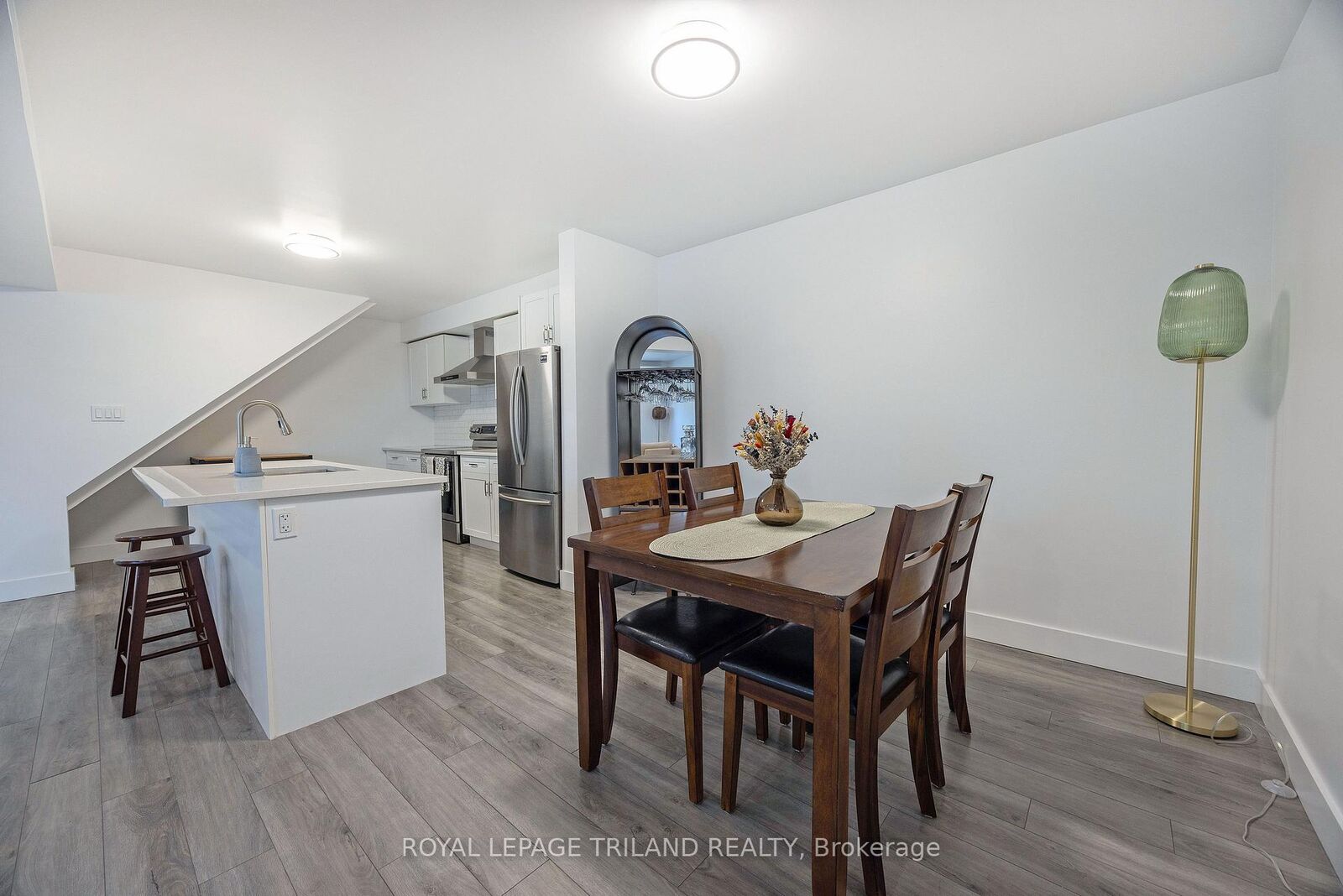 Property Photo: 105 Andover Drive 26 ON N6J 4B1