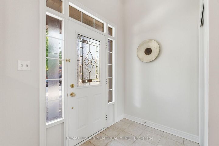 Property Photo: 2241 Glazebrook Circle ON L6M 5B5