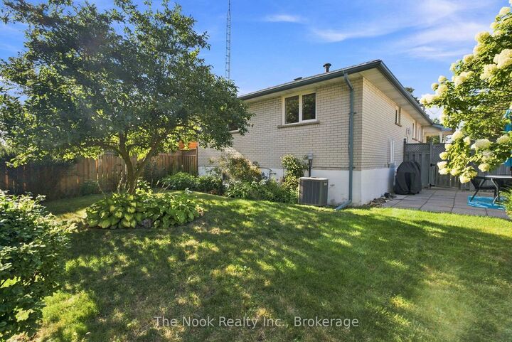 Property Photo: 274 Labrador Drive ON L1H 7E8