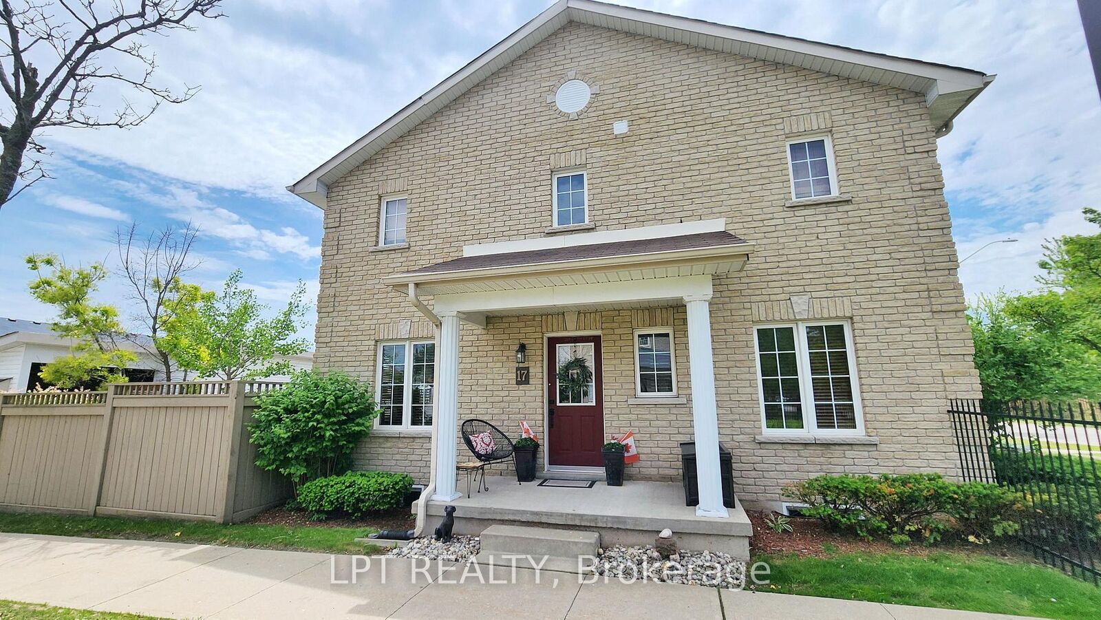 Property Photo: 17 Silver Maple Crescent ON L4N 0Y4