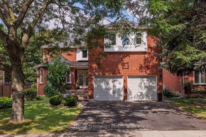 1207 Dogwood Crescent — photo 1