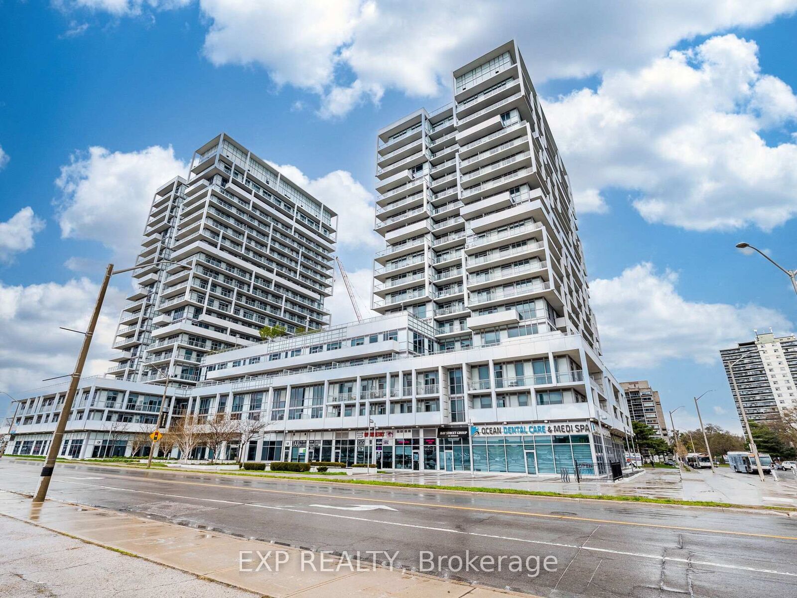 Property Photo:  55 Speers Road 502  ON L6K 0H9 
