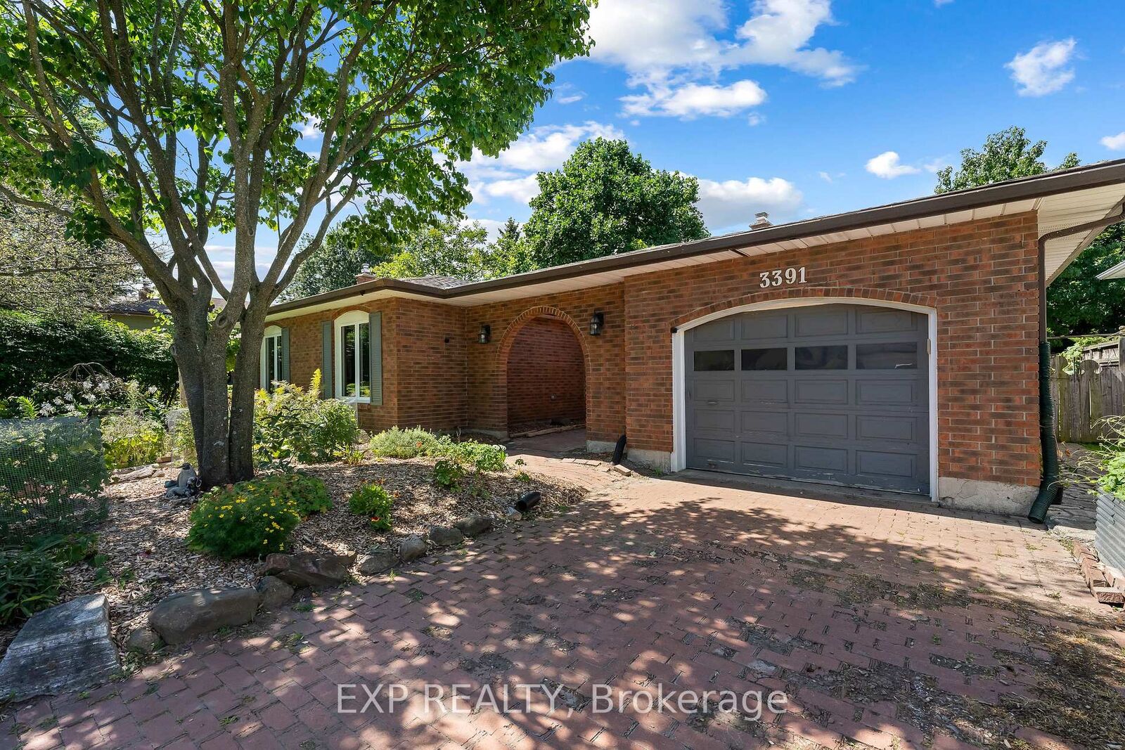 Property Photo: 3391 Harvard Avenue ON L2J 3S6