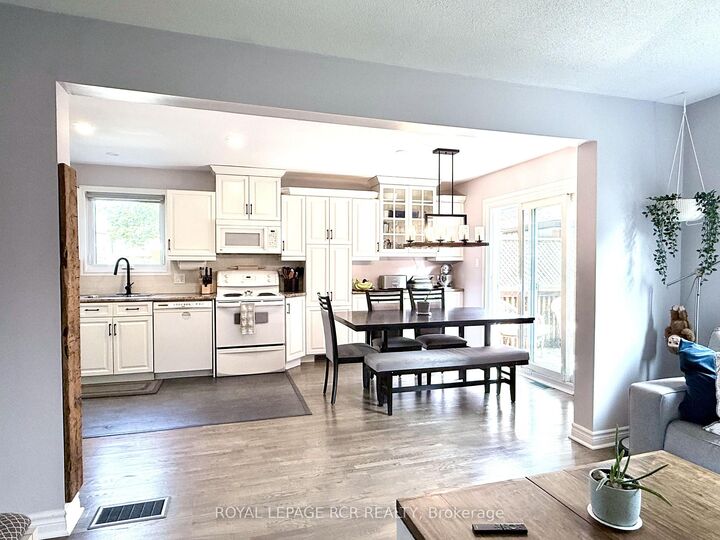 Property Photo:  19 Riverley Lane N  ON L9R 1X8 
