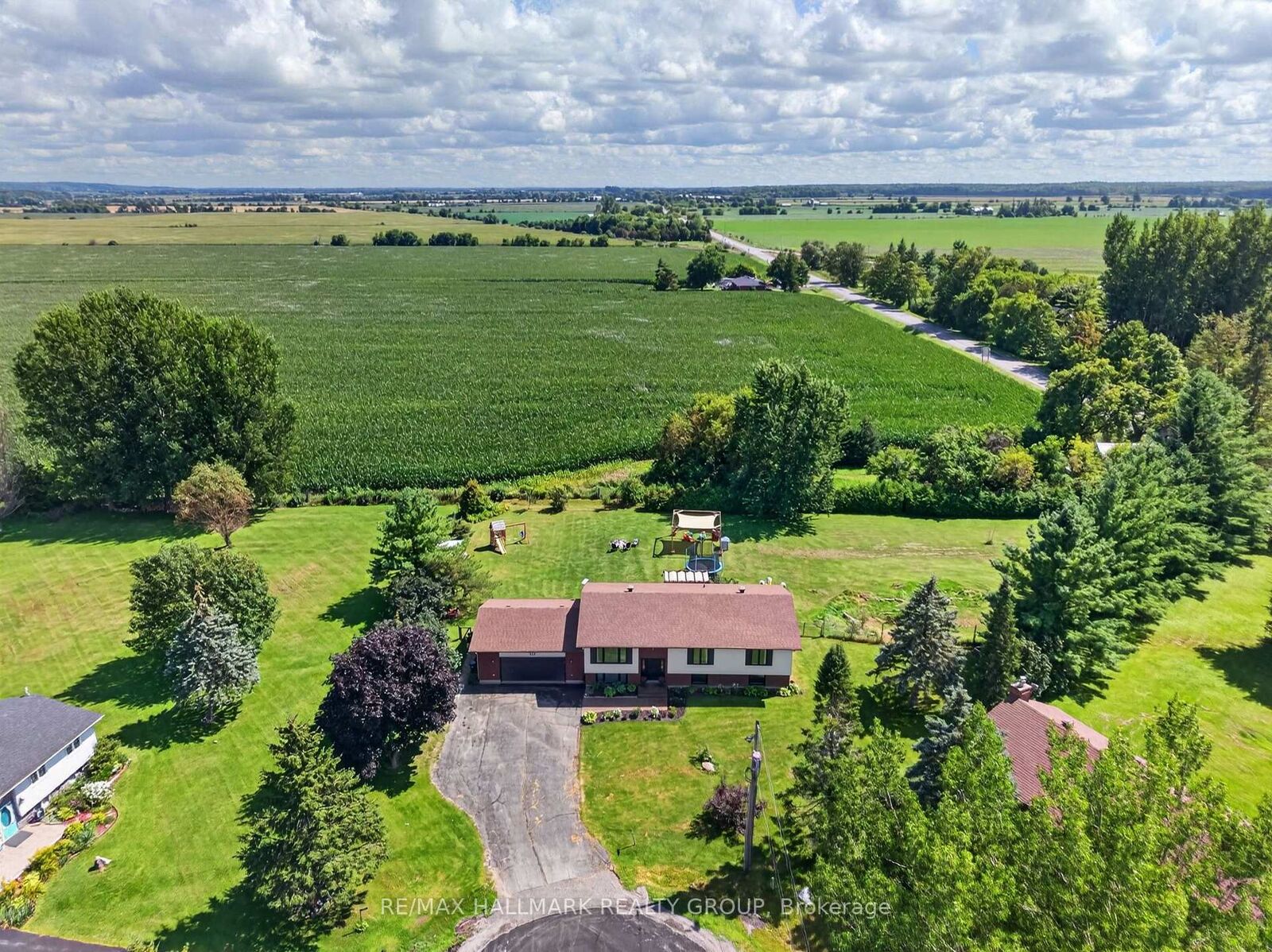 Property Photo: 117 Canyon Drive ON K0A 2H0